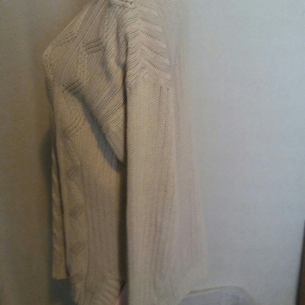 Sweater - Picture 3 of 4